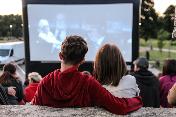 ✨✨✨ Kino pod gwiazdami✨✨✨Powracamy z kinem plenerowym, tym razem:
𝗪 𝗞𝗜𝗟𝗞𝗨 𝗠𝗜𝗘𝗝𝗦𝗖𝗔𝗖𝗛 𝗪 𝗥𝗘𝗗𝗭𝗜𝗘 🌳

📍 𝗣𝗔𝗥𝗞 𝗠𝗜𝗘𝗝𝗦𝗞𝗜 📍 𝗥𝗘𝗗𝗔 𝗕𝗘𝗧𝗟𝗘𝗝𝗘𝗠
📍 𝗥𝗘𝗗𝗔 𝗥𝗘𝗞𝗢𝗪𝗢 📍 𝗥𝗘𝗗𝗔 𝗖𝗜𝗘𝗖𝗛𝗢𝗖𝗜𝗡𝗢

🫶 Wstęp wolny 🫶

Pierwszy w tym roku pokaz:
📆 28 czerwca ⏰ 21:30 📍 Reda Rekowo, ul. Sosnowa
🎥 "Mój pies Artur"
Reżyseria: Simon Cellan Jones
Scenariusz: Michael Brandt

Kolejny pokaz"
📆 5 lipca ⏰ 21:30 📍 Reda Park Miejski, ul. 1 maja
🎥 "Konklawe"
Reżyseria: Edward Berger
Scenariusz: Peter Straughan

Wkrótce info o dalszym repertuarze 👀

kino kinopodgwiazdami seans movie reda